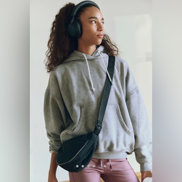 NWT Free People FP Movement Bulls Eye Sling Bag Black - Picture 5 of 7